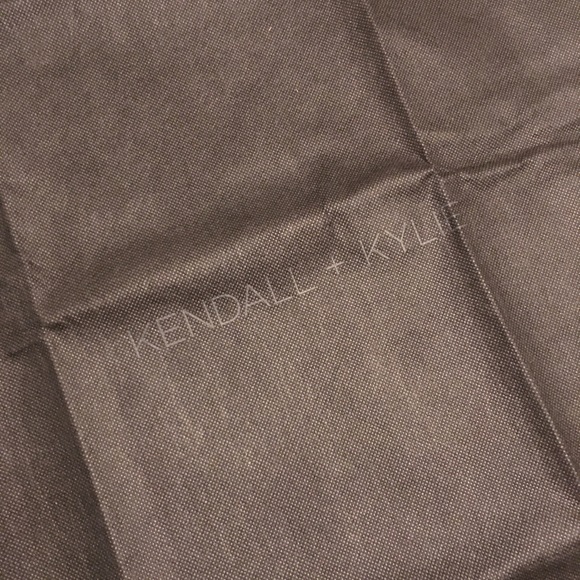 Kendall + Kylie 25”x20.5” dust bag - Picture 2 of 2